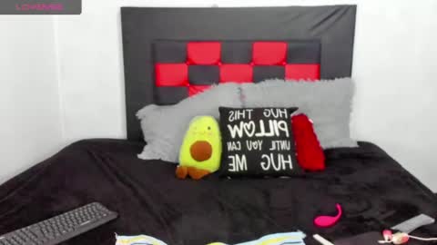 Snapshot of camila_valenciia_ chatting on 06-20-26, 12:58 Camila online show from 06-20-26, 12:58