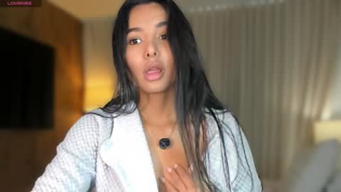 Snapshot of camilagomezz chatting on 02-14-26, 04:59 Camila online show from 02-14-26, 04:59