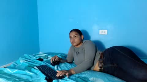 Snapshot of camilavagina24 chatting on 06-12-26, 12:26 Camila online show from 06-12-26, 12:26