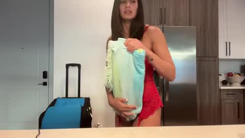 Snapshot of camiliakxoxo chatting on 12-03-24, 12:59 camiliakxoxo online show from 12-03-24, 12:59