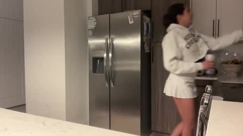 Snapshot of camiliakxoxo chatting on 02-12-25, 04:33 camiliakxoxo online show from 02-12-25, 04:33