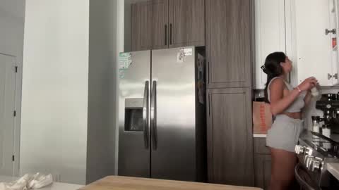 Snapshot of camiliakxoxo chatting on 02-21-25, 05:42 camiliakxoxo online show from 02-21-25, 05:42