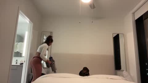 Snapshot of camiliakxoxo chatting on 10-04-25, 12:19 camiliakxoxo online show from 10-04-25, 12:19