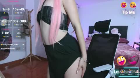 Snapshot of camill_belrose chatting on 10-18-25, 10:54 Camill Belrose online show from 10-18-25, 10:54