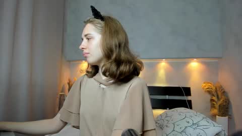 Snapshot of camilla_kelly chatting on 09-18-25, 12:23 Camilla online show from 09-18-25, 12:23