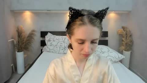 Snapshot of camilla_kelly chatting on 10-20-25, 01:06 Camilla online show from 10-20-25, 01:06