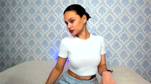 camilla_williamsss online show from 10-08-25, 10:07