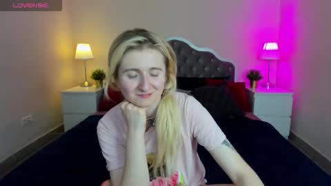 camilladreamer online show from 11-05-25, 05:57