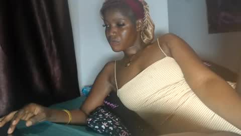 Snapshot of camillasoofine chatting on 07-10-26, 10:40 camillasoofine online show from 07-10-26, 10:40