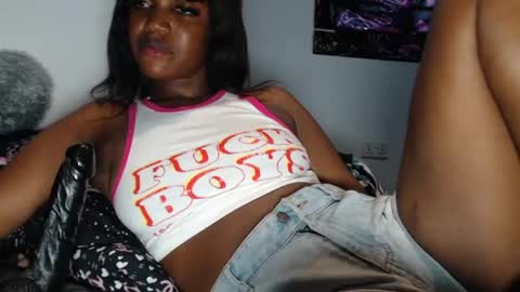 Snapshot of camillasoofine chatting on 07-30-26, 05:45 camillasoofine online show from 07-30-26, 05:45
