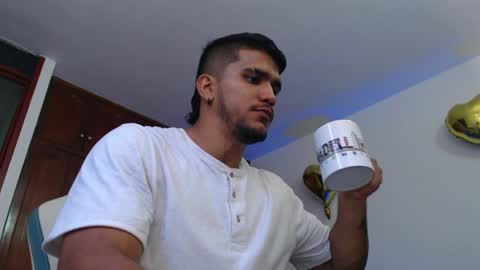 Snapshot of camilo_contre21 chatting on 06-11-26, 07:12 camilo_contre21 online show from 06-11-26, 07:12