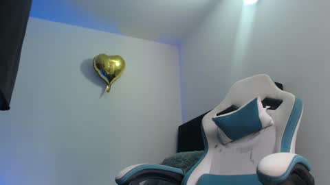 Snapshot of camilo_contre21 chatting on 06-19-26, 08:34 camilo_contre21 online show from 06-19-26, 08:34