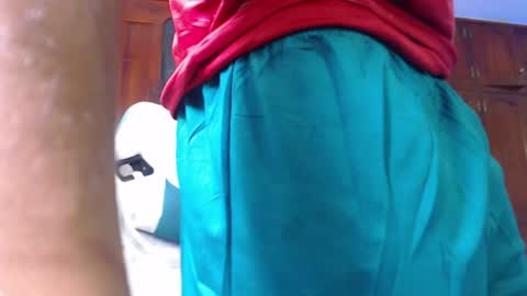 Snapshot of camilo_contre21 chatting on 06-25-26, 06:34 camilo_contre21 online show from 06-25-26, 06:34