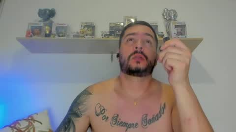 camilo_restrepo21 online show from 04-05-26, 12:08