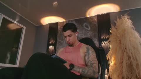 Snapshot of camiloalvarezzz3 chatting on 06-26-26, 01:26 CAMILO online show from 06-26-26, 01:26