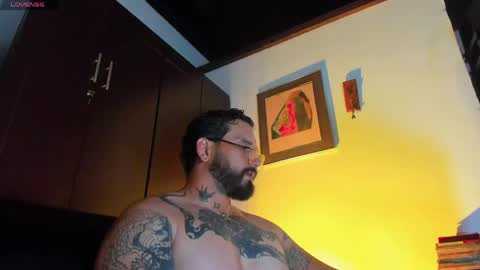 Snapshot of camilomayer chatting on 04-30-26, 03:29 Camilo online show from 04-30-26, 03:29