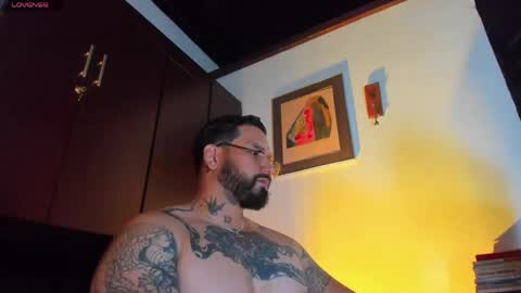 Snapshot of camilomayer chatting on 05-11-26, 02:45 Camilo online show from 05-11-26, 02:45