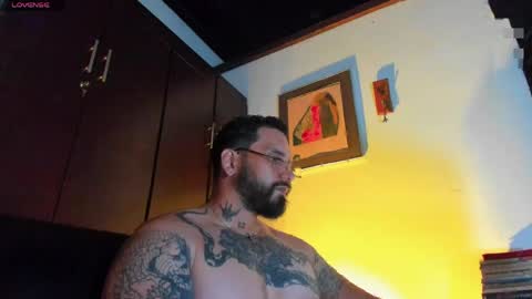 Snapshot of camilomayer chatting on 05-12-26, 05:10 Camilo online show from 05-12-26, 05:10