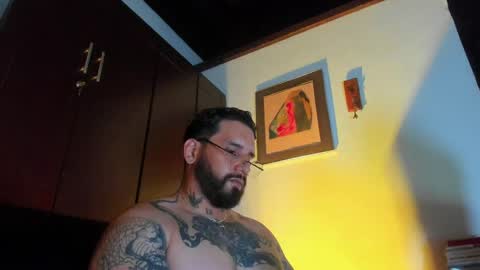 Snapshot of camilomayer chatting on 05-19-26, 04:35 Camilo online show from 05-19-26, 04:35