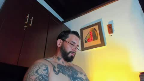 Snapshot of camilomayer chatting on 05-25-26, 04:35 Camilo online show from 05-25-26, 04:35