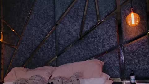 CLICK HERE  --   online show from 01-09-25, 03:55