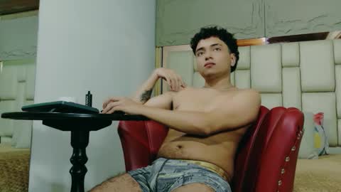 Snapshot of camilowhites chatting on 03-17-26, 08:45 CamilowhiteS online show from 03-17-26, 08:45