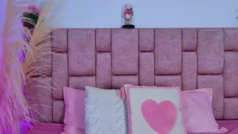 camiluxe online show from 12-20-25, 08:27