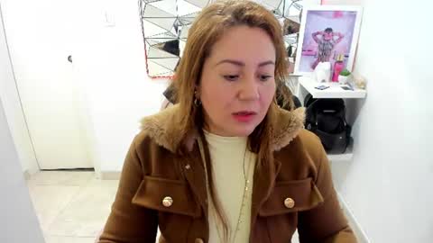 Snapshot of camixxx_m chatting on 07-03-26, 12:22 camixxx_m online show from 07-03-26, 12:22
