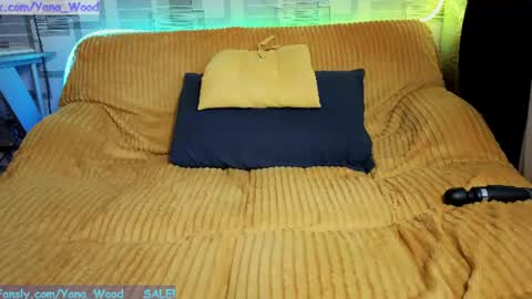 Snapshot of camkitana01 chatting on 06-29-26, 01:55 Kitana online show from 06-29-26, 01:55