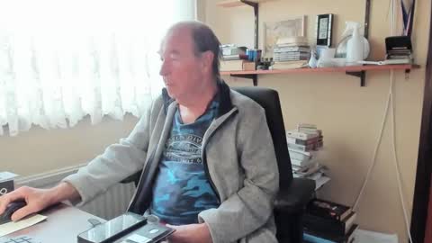 Snapshot of cammee chatting on 02-04-25, 09:38 Cammee online show from 02-04-25, 09:38