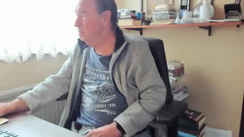 Snapshot of cammee chatting on 02-14-25, 09:45 Cammee online show from 02-14-25, 09:45