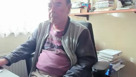 Snapshot of cammee chatting on 04-11-26, 08:29 Cammee online show from 04-11-26, 08:29