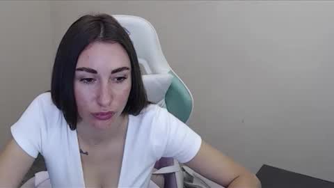 cammila horn online show from 10-23-25, 06:02