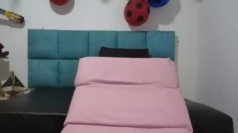Snapshot of camturbery chatting on 06-26-26, 02:10 camturbery online show from 06-26-26, 02:10