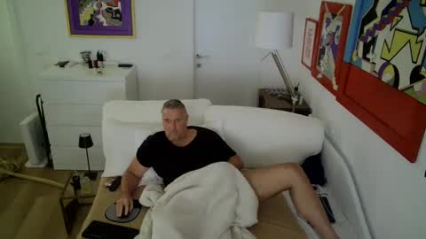 Snapshot of camunication chatting on 02-17-25, 09:24 camunication online show from 02-17-25, 09:24