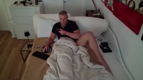 Snapshot of camunication chatting on 03-09-25, 09:13 camunication online show from 03-09-25, 09:13