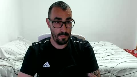 Snapshot of canario2388 chatting on 06-14-26, 06:54 canario2388 online show from 06-14-26, 06:54