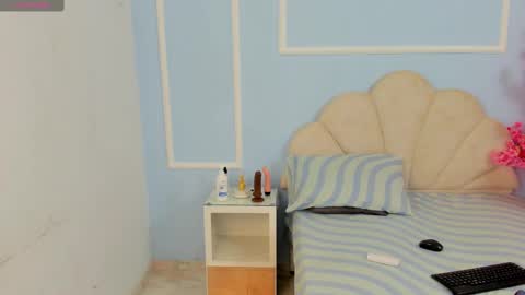 Snapshot of candaceowens chatting on 02-16-25, 03:37 candaceowens online show from 02-16-25, 03:37