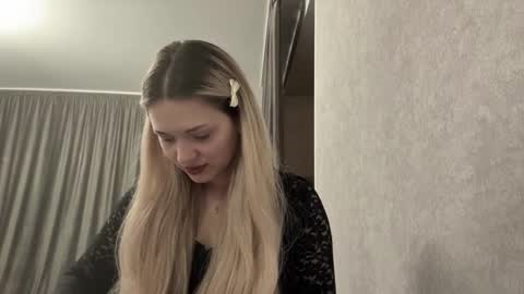 candelariahile online show from 03-04-26, 02:45