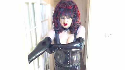 candi smokes online show from 04-21-26, 12:33