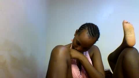 Snapshot of candiedolly chatting on 06-18-26, 06:23 Candie online show from 06-18-26, 06:23