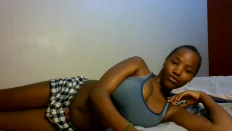 Snapshot of candiedolly chatting on 07-28-26, 04:39 Candie online show from 07-28-26, 04:39