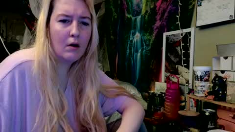 Candi online show from 06-24-26, 09:52