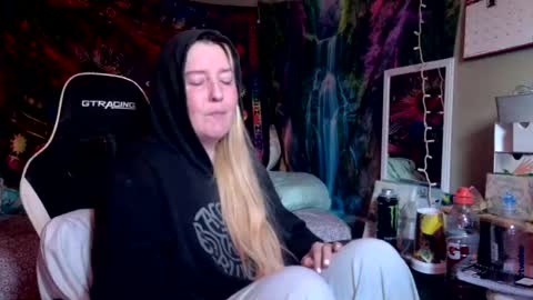 Candi online show from 07-28-26, 04:39