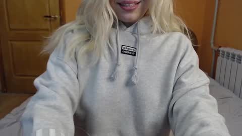 Snapshot of candy_9797 chatting on 02-22-25, 03:03 Candy online show from 02-22-25, 03:03