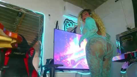 Snapshot of candy_aass chatting on 06-11-26, 09:24 candy_aass online show from 06-11-26, 09:24