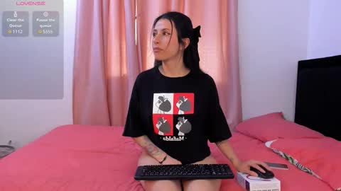 Snapshot of candy_babe22 chatting on 12-16-25, 08:47 Candy online show from 12-16-25, 08:47