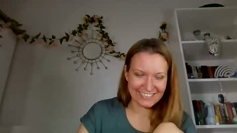 Snapshot of candy_cougar82 chatting on 07-08-26, 08:19 Candy Cougar online show from 07-08-26, 08:19
