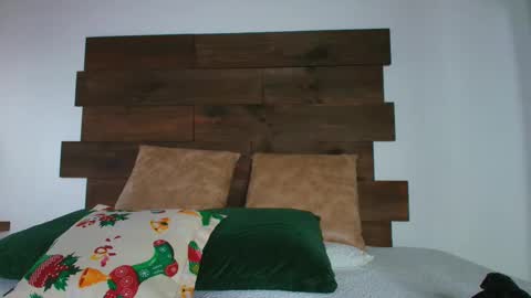 Jolie online show from 11-25-25, 11:27