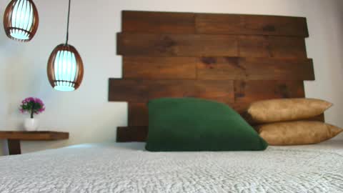 Snapshot of candy_feett chatting on 01-31-26, 08:29 Jolie online show from 01-31-26, 08:29